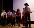 Escolares do colexio do Cruceiro recitando poemas de Añón